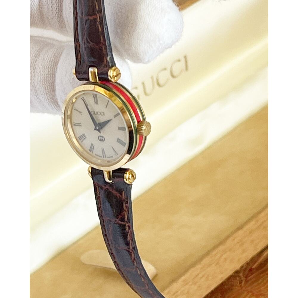 GUCCI 2000L Qz Ladies Watch Vintage Gold Ivory Dial Roman Sherry Line Dial